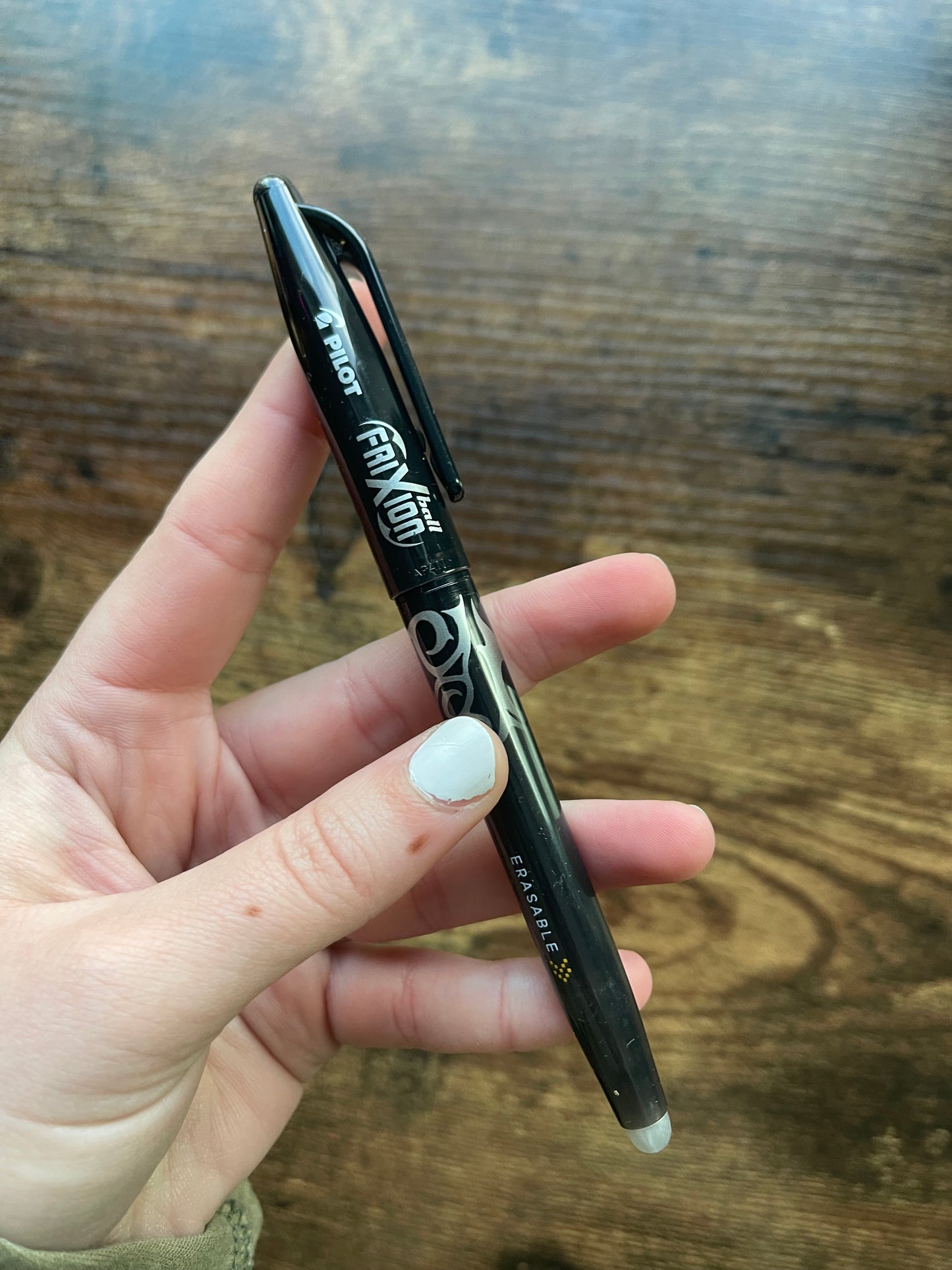 Heat Erasable Fabric Pen - Fine Point - Black Ink